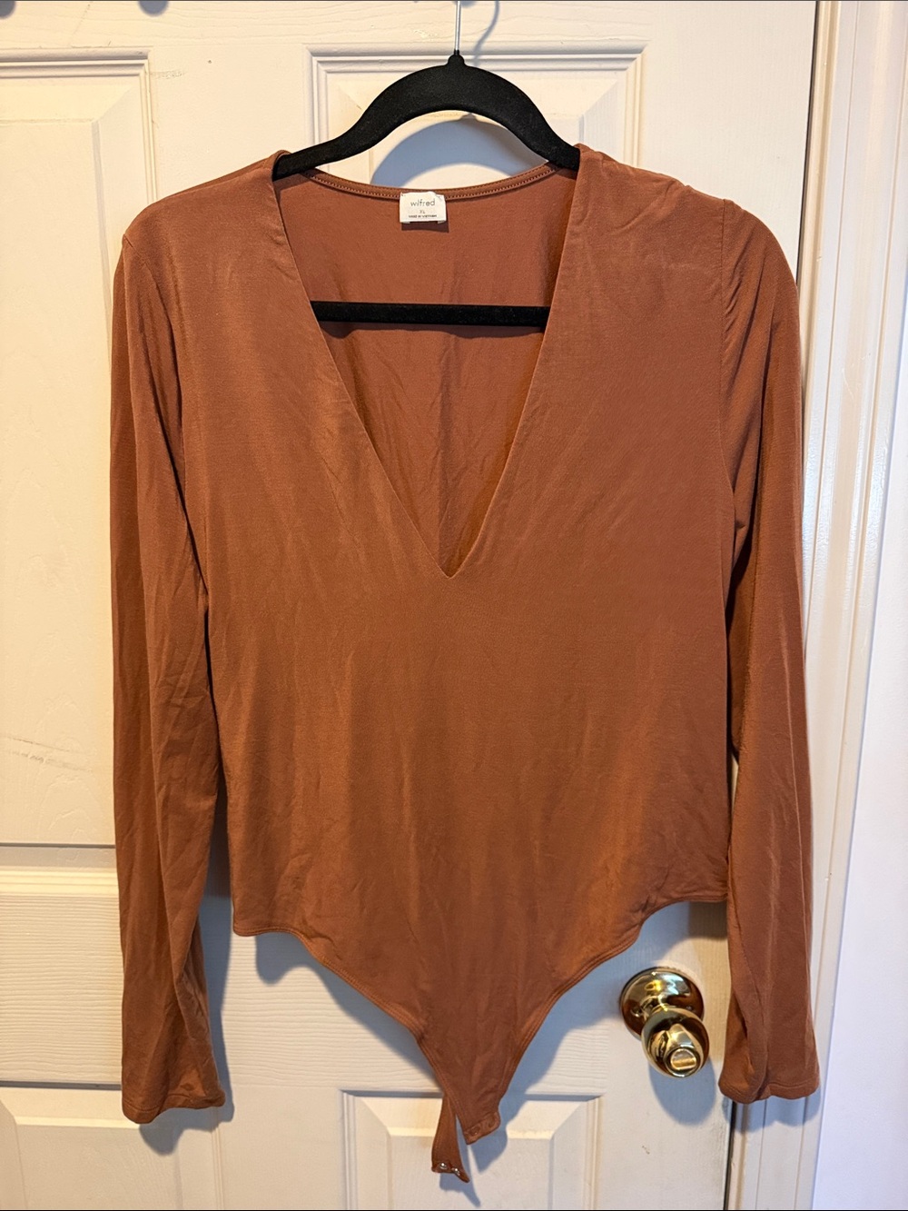 Wilfred Rust V-Neck Long-Sleeve Bodysuit